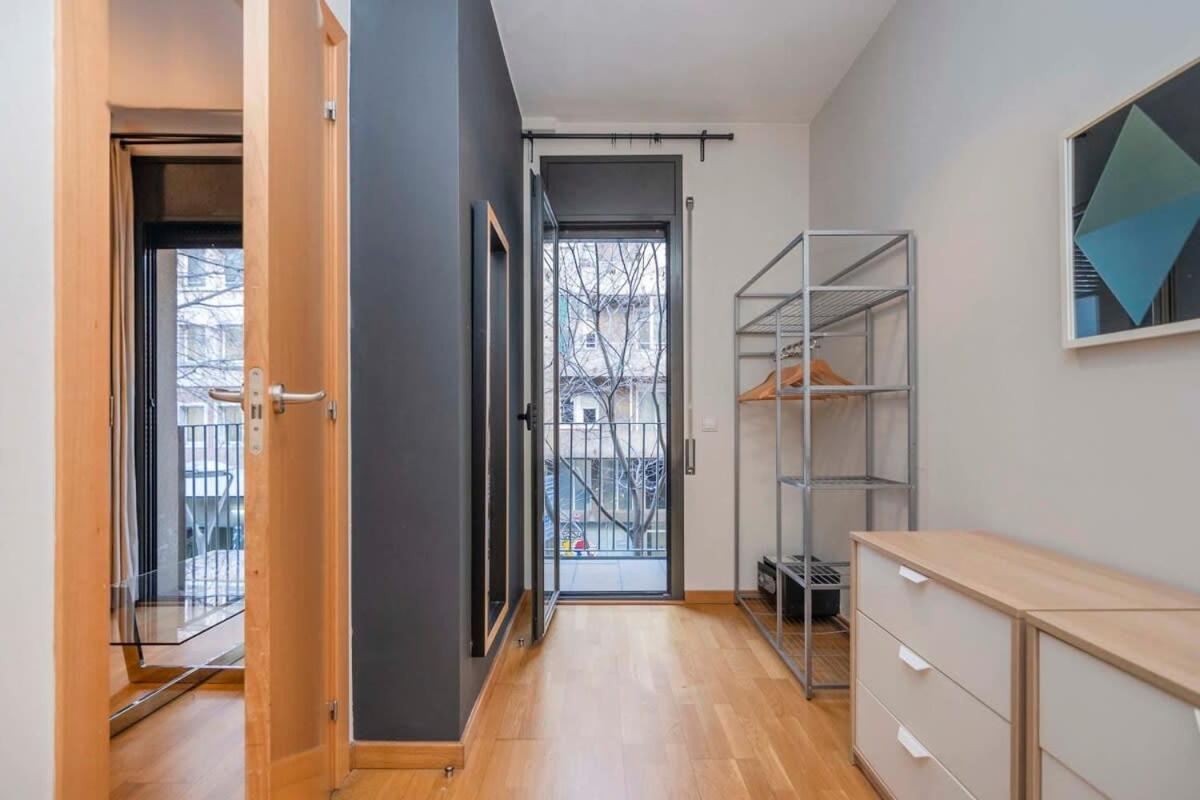 Modern And Bright In Eixample 1-3 Appartement
